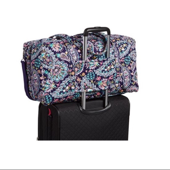 ❗️HOLIDAY SALE - FIRM❗️ NWT vera bradley lay flat travel duffel french paisley - Picture 10 of 13